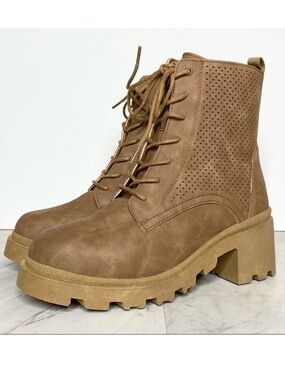 Sugar Fabiana Tan Lug Sole Combat Boot 9M